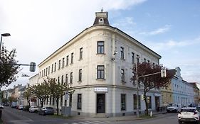 Twenty Five - Work & Life Apartments